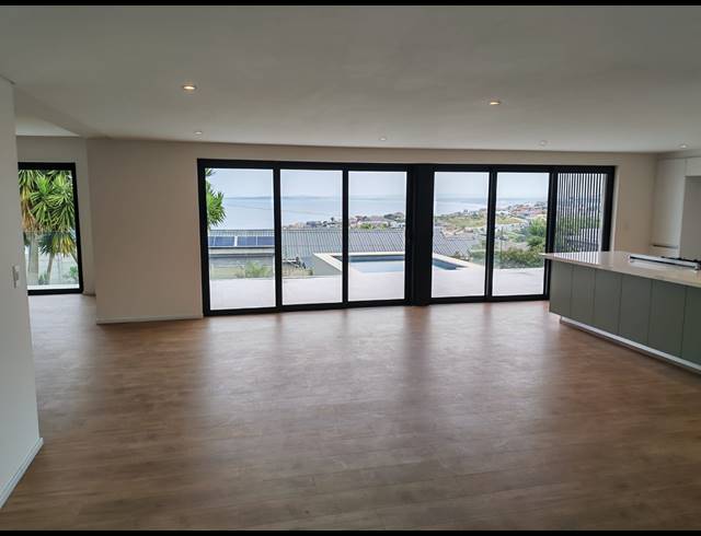 4 BEDROOM HOUSE FOR SALE IN DANA BAY